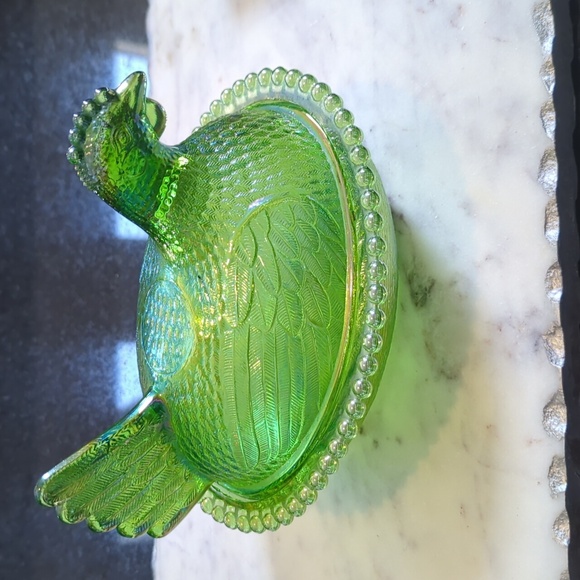 Indiana glass lime green iridescent sitting hen candy dish - Picture 8 of 16